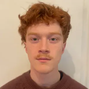 Etudiant habitué à la garde d'enfants