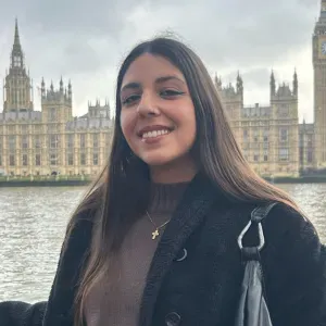 Cuidadora de Crianças com Experiência Familiar