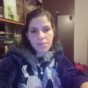 Namu tvarkytoja.atsakingai valau viska kas bute ar name. 