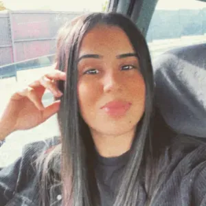 Femme de ménage sur le bassin et le cap ferret