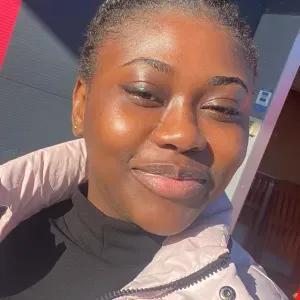 Baby sitter a bordeaux disponible 