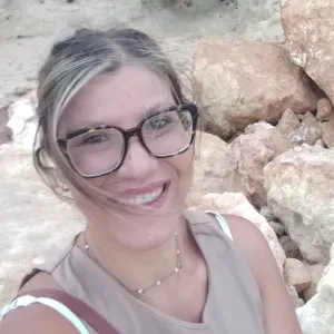 ADDETTA ALLE PULIZIE SU AREZZO 