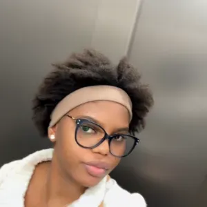 Baby-sitter sérieuse à Nancy (expérience crèche)