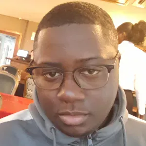 Cuidador de Idosos Compassivo e Responsável disponível 