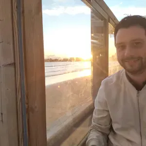 Baby-sitter attentionné, serieux et responsable 