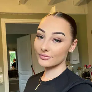 Travail en crèche, garde d'enfant ( famille ) 