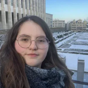 Étudiante attentionnée pour garde de chats à domicile