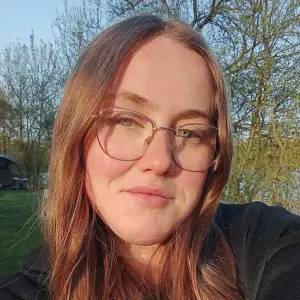 Babysitter avec de la bonheur humeur 