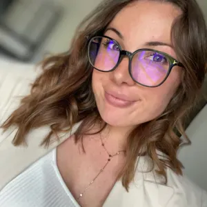 Étudiante disponible pour baby-sitting & garde d'animaux