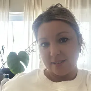 Buena mano con bebés, cuidadosa, organizada y cariñosa 