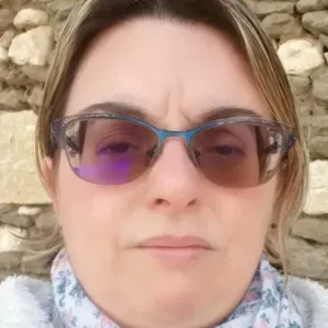 Aide soignante en reconversion professionnelle 