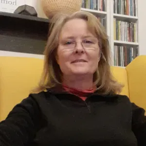 Femme de ménage à domicile région La Louvière / Mons DISPO