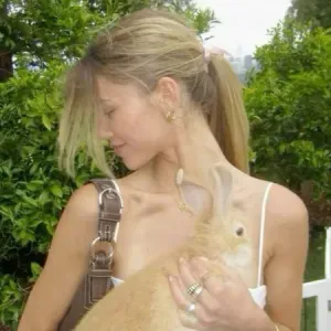 Étudiante amoureuse des animaux! Fan de NAC!