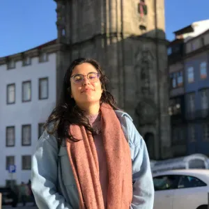 Babysitter cuidadosa em Guimarães 