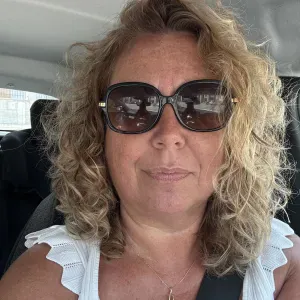 Garde d enfants au domicile des parents autour de marignane 