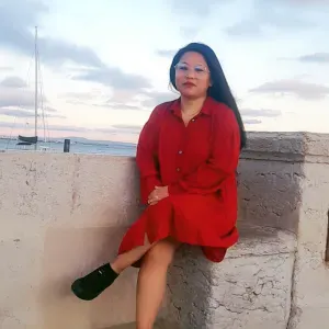 Responsible cleaning in house maid