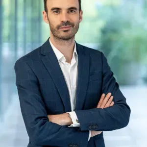 Recherche baby sitter les mercredis matin 