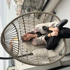 Baby sitter pendant mon temp libre, je travail en crèche 😊