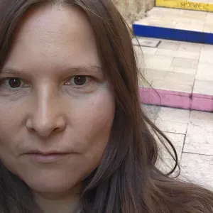 Baby-sitter mature et fiable Paris Centre