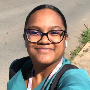 Cuidadora en Gijón experiente disponible