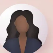 Nounou adolescente attentionnée pour la garde d'enfant