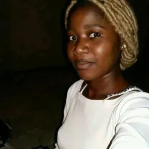 Babysitter em Angola, Luanda Cinco ano de experiência