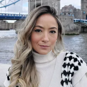 Nounou bilingue (portugais/anglais).