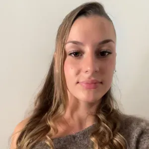 Baby-sitter sérieuse et disponible à Bondoufle