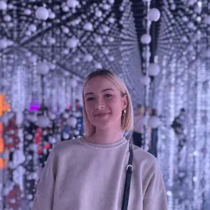 Baby-sitter disponible pour garder vos petits Loups