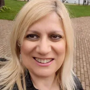 Addetta alle pulizie e babysitter 