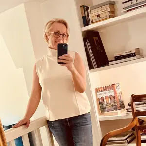 Gouvernante de maison aide à domicile 