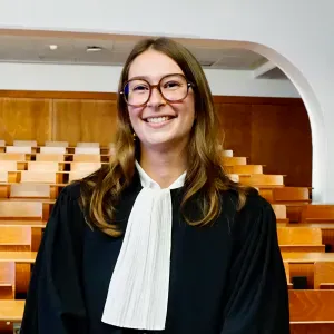 Babysitter que fala francês e inglês