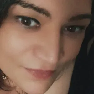 Addetta alle pulizie delle case , onesta, italiana