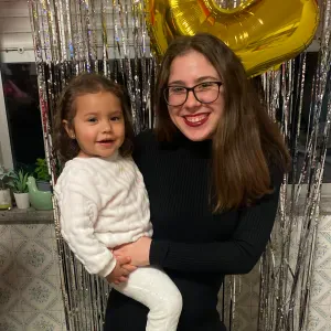 Procuro uma babysitter 