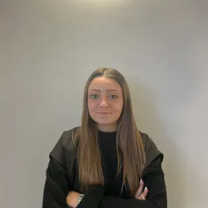 Baby-sitter sérieuse disponible pour garder vos enfants