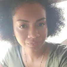 Baby-sitter expérimentée sur Saint-Jean-de-Braye 