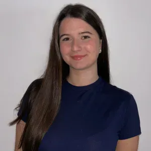 Babysitter carinhosa disponível para cuidar dos seus filhos