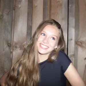 Baby-sitter sérieuse et disponible pour garder vos enfants 