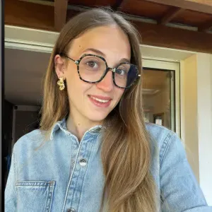 Baby-sitter disponible dès maintenant !