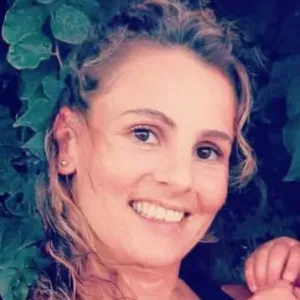 Adestta pulizie  provati e negozi disponibilita mattina 