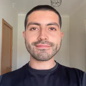 Cuidador com experiência em cuidados