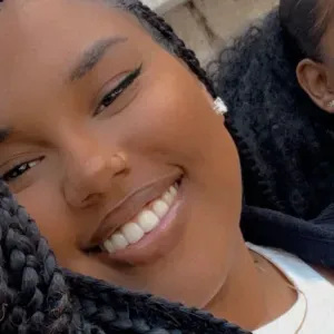 baby-sitter et étudiante infirmière 