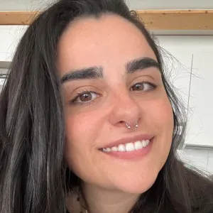 Pet sitter affidabile e amante degli animali