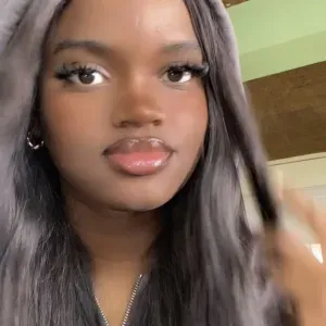 🍼 Babysitter com experiência em Lisboa e Margem sul 