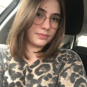 Étudiante amoureuse des animaux 