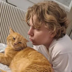 Etudiante attentive passionnée d'animaux sur Toulouse