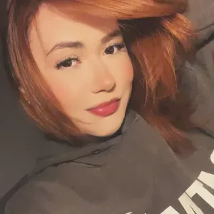 Babysitter carinhosa e atenta 