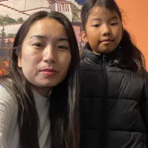 Babysitting looking for a job I can speak English, French