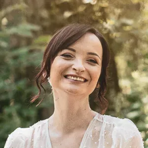 Playful babysitter with 3 years of expirence