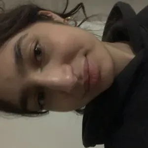 Baby-sitter sympathique et amusante 